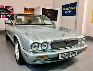 1998 Jaguar XJ8 4.0 Sport Auto V8 - Mega Low Miles 41K - Pristine In vendita