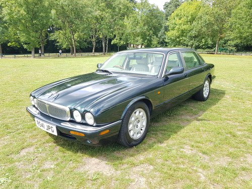 1998 Jaguar XJ8 4.0 Sovereign LWB - Immaculate For Sale