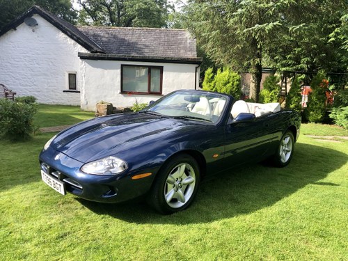 1999 Stunning Jaguar XK8 4.0 auto convertible blue with ivory low For Sale