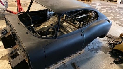 Jaguar E-Type restoration to finish
