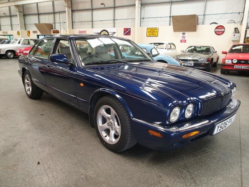 **OCTOBER ENTRY** 2001 Jaguar XJ8 Auto For Sale by Auction