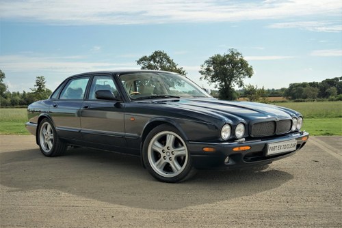 1998 Jaguar XKR HK, MemSeats, New engine @41k In vendita