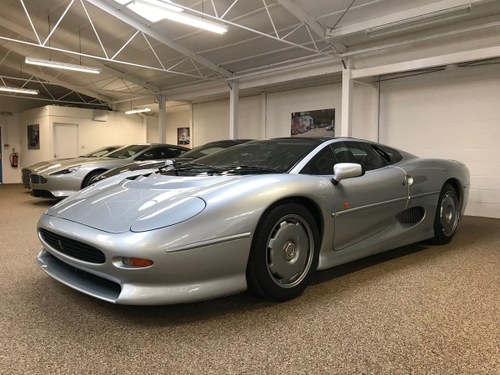 1993 JAGUAR XJ220 ** ONLY 7,555 MILES AND RHD** For Sale