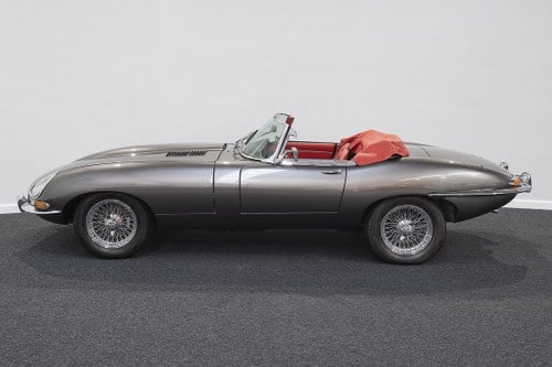 1961 Jaguar E-Type - 2