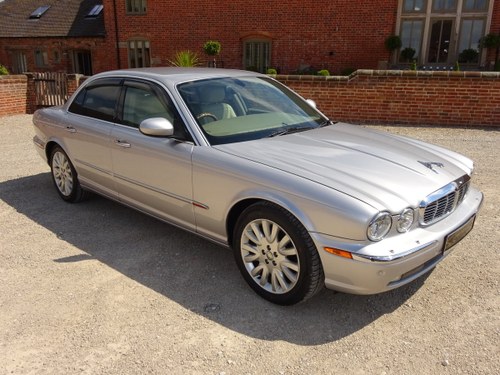 JAGUAR XJ8 SE 3.5 X350 2004 27K MILES FROM NEW 2 OWNERS For Sale