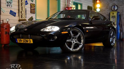 2000 Jaguar XKR Coupe
