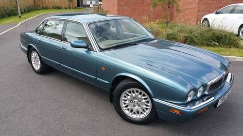 Jaguar XJ8 3.2 1999 only 64k miles Outstanding example For Sale