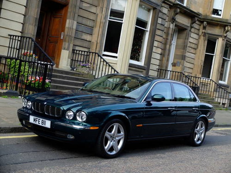 JAGUAR XJ6 V6 3.0 SOVEREIGN - 22K MILES - IMPECCABLE !