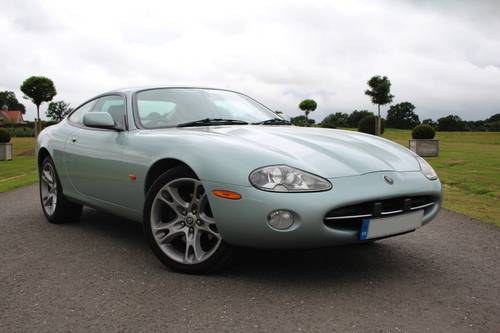 2003 Jaguar XK8 Coupe, Seafrost Silver with Ivory Interior!  In vendita