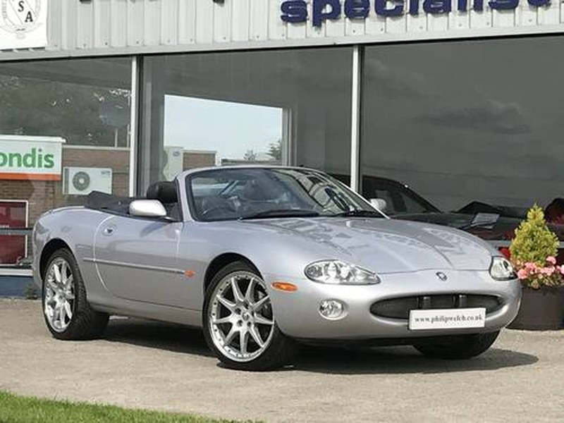 JAGUAR XK8 4.2 CONVERTIBLE 02 52
