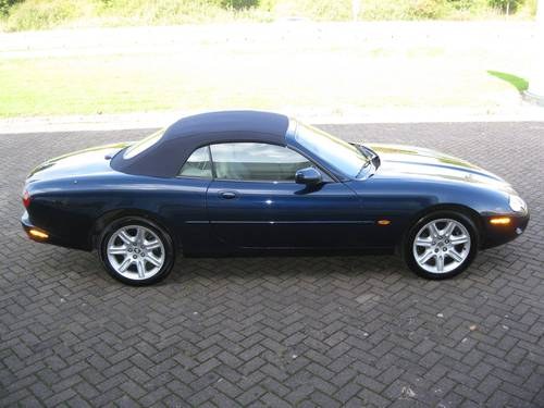 1998 Jaguar XK8 4.0 V8 Convertible € 29.900 SOLD