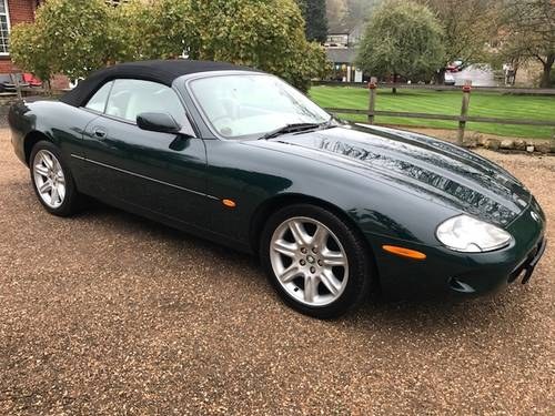 OCTOBER AUCTION. 1997 Jaguar XK8 Convertible In vendita all'asta
