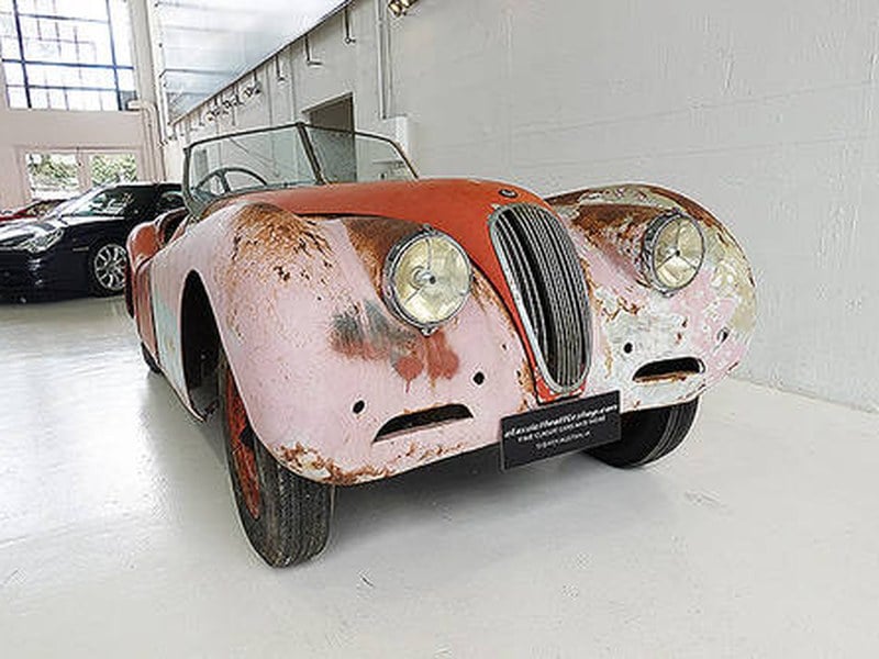 matching numbers, very early RHD barn find XK120!