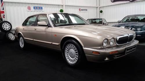 1999 1998 Jaguar XJ8 3.2 V8 in beautiful condition throughout SOLD