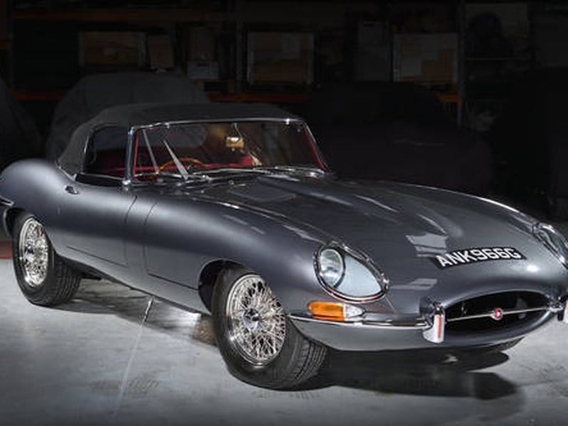 STUNNING E-TYPE ROADSTER - FULLY RESTORED