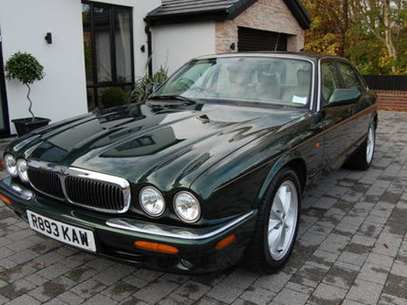 JAGUAR XJ8 4.0 50000 MILES FROM NEW