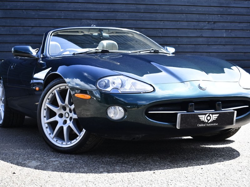 Jaguar XK8 4.0 Convertible Auto **RESERVED**