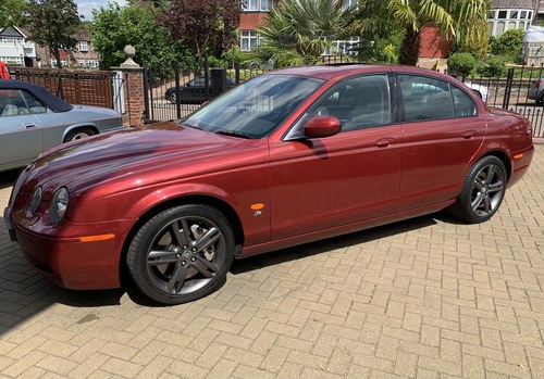 2006 Superb S Type ‘R’ 4.2 Supercharged SOLD