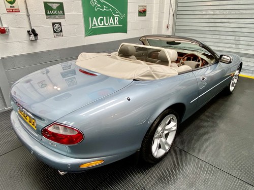 2002 Jaguar XK8 - 3