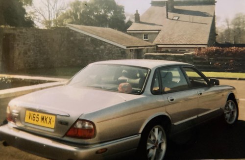 1999 Jaguar XJ8 For Sale