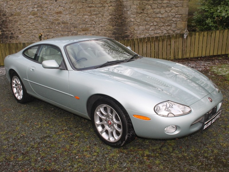 2001 Jaguar XKR