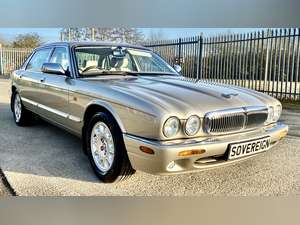 1999 Jaguar 4.0 Sovereign LWB Auto - Unrepeatable Condition ! (picture 1 of 12)