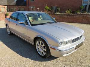 JAGUAR XJ8 SE 3.5 X350 2005 33K MILES FROM NEW 1 OWNER For Sale (picture 1 of 12)