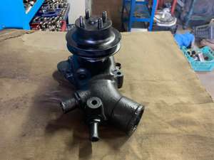 Water pump for Jaguar Xj6 series 1 For Sale (picture 1 of 5)