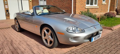 1999 Fantastic classic V8 in great solid condition XKR For Sale