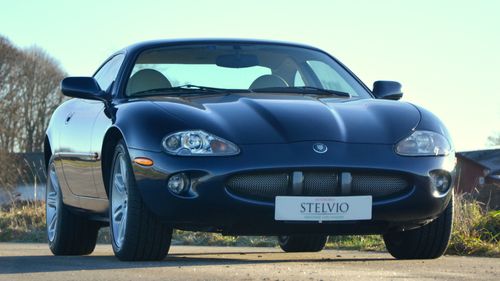Picture of 2000 LHD Jaguar XK8 Coupe - perfect and original - For Sale