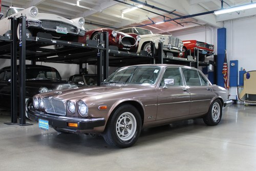 1986 Jaguar XJ6 Vanden Plas 4 door sedan VENDIDO