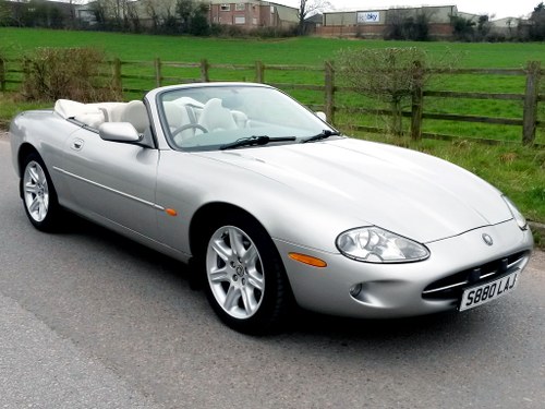 1998 JAGUAR XK8 4.0 CONVERTIBLE // ONLY 88000 MILES // 10 STAMPS SOLD