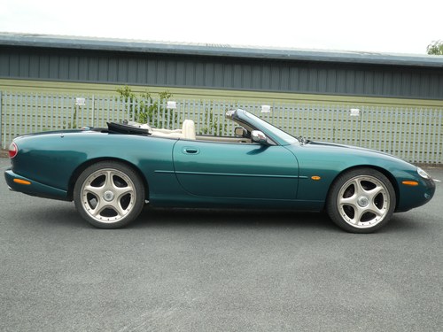 1997 Jaguar xk8 convertible In vendita