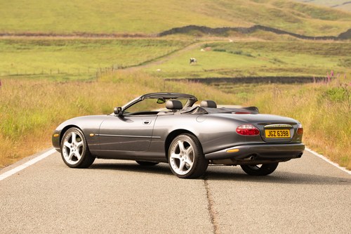 2002 02/52 Jaguar XK8 Convertible - Rust free, immaculate For Sale