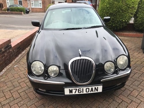 2000 A well loved Black S Type SE Jaguar automatic. For Sale
