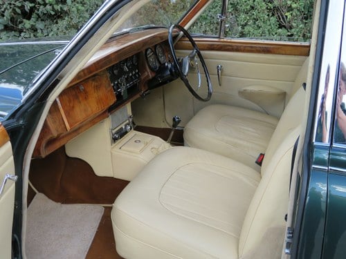 1965 Jaguar MK2 - 6