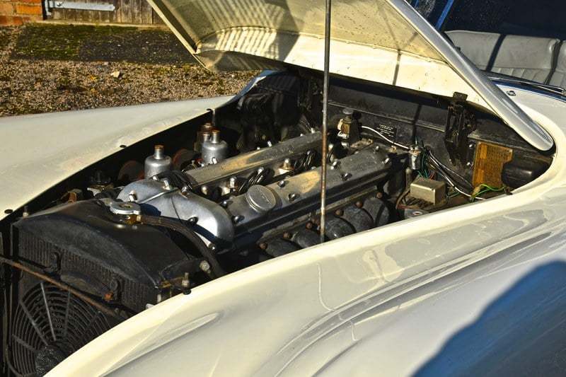 1953 Jaguar XK120 - 7