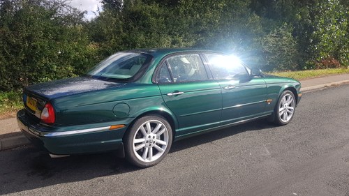 2003 Jaguar XJR very high spec in Racing Green In vendita