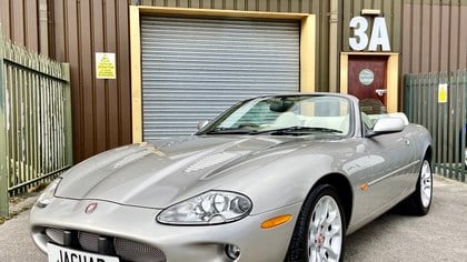 Jaguar XKR 4.0 Supercharged - OUT OF THE BOX MINT! 33k Miles