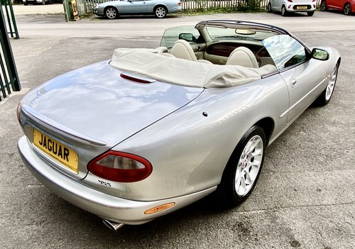 1999 Jaguar XKR - 2