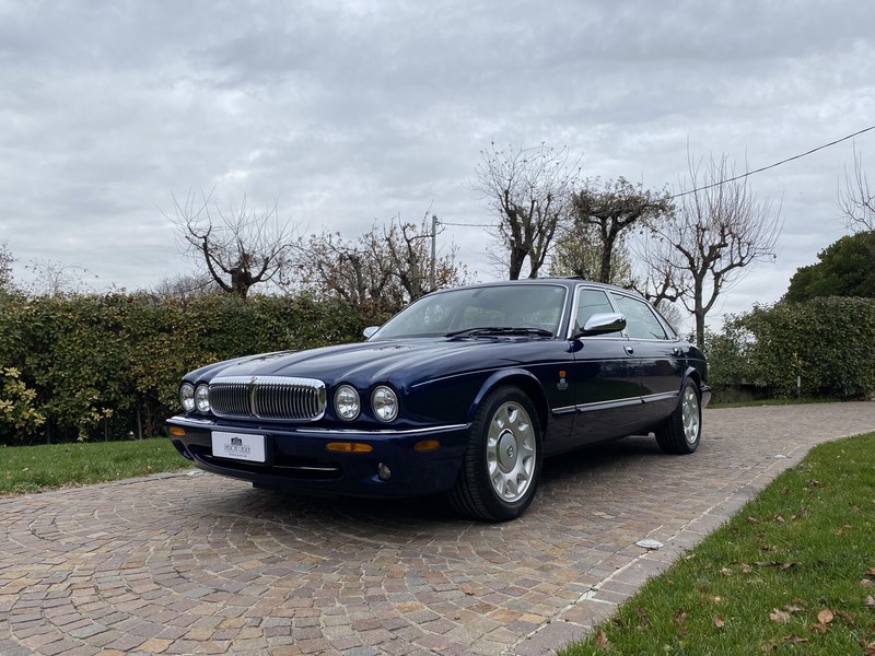 2000 Jaguar XJ