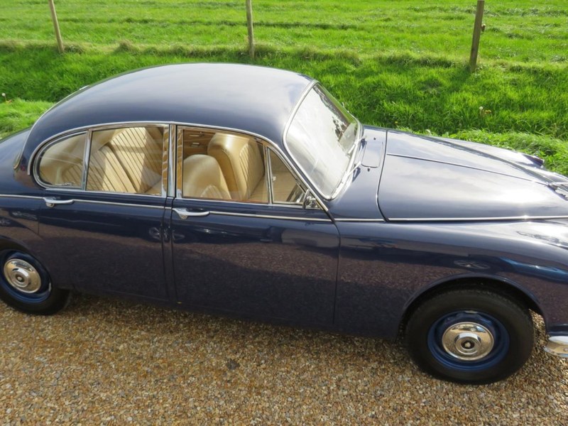 1968 (R) Jaguar MK II 3.8 MANUAL