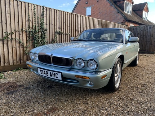 1998 Beautiful XJ8 V8 For Sale