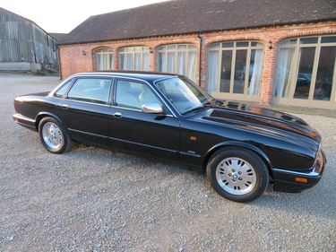 Picture of JAGUAR XJ6 4.0 6 CYLINDER- X300 - 28K MILES FROM NEW 1 OWNER