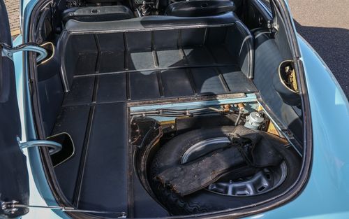 1972 Jaguar E-Type Series III 2+2 Fixedhead Coupé (picture 24 of 35)