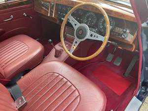 A 1966 JAGUAR MK 2, 3.4 MOD, RESTORED TO SHOW STANDARD! For Sale (picture 1 of 12)