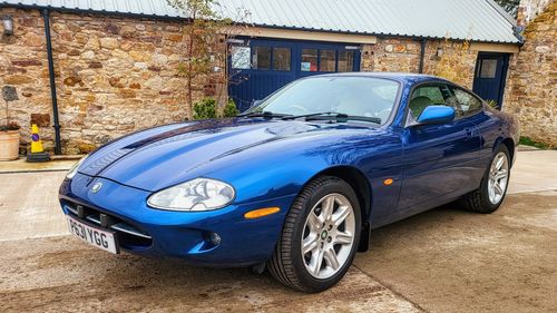 Picture of 1996 Gorgeous and clean very early 4.0 with only 55,000 miles - For Sale