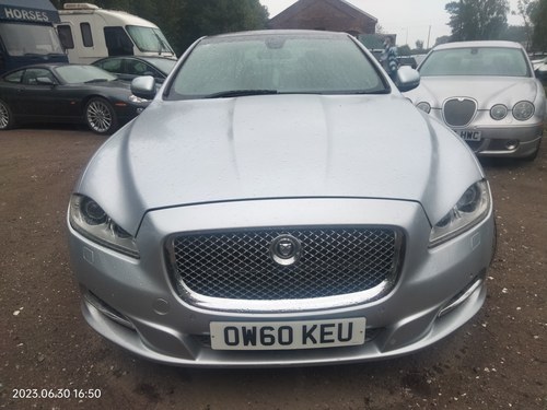 JAGUAR XJ 3LTR 2011 REG 60 PLATE WITH PANORAMIC GLASS ROOF For Sale