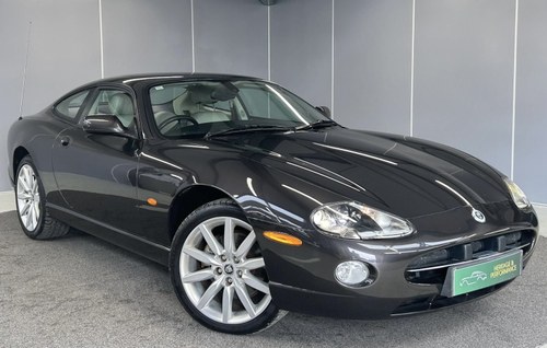 2005 Jaguar XK8 4.2-S White Badge Edition Coupe Auto