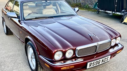 Jaguar XJ8 3.2 V8 Auto - Simply Outstanding In Every Way!